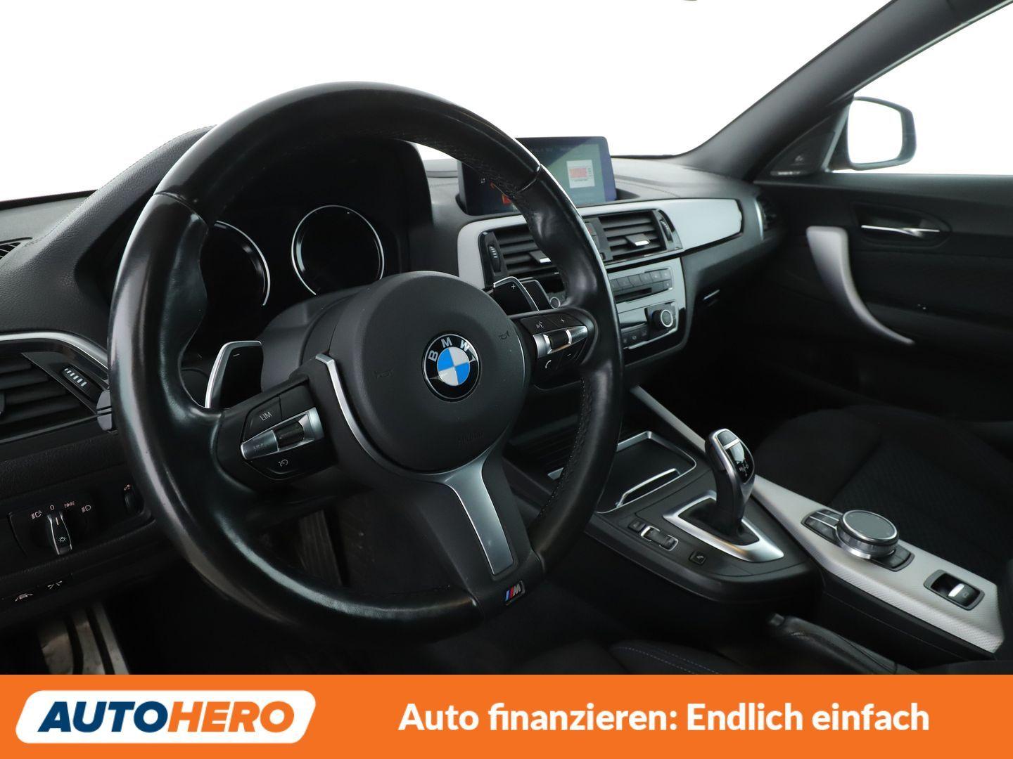 BMW 220i M Sport Aut.*NAVI*LED*PDC*TEMPO*SHZ*ALU*