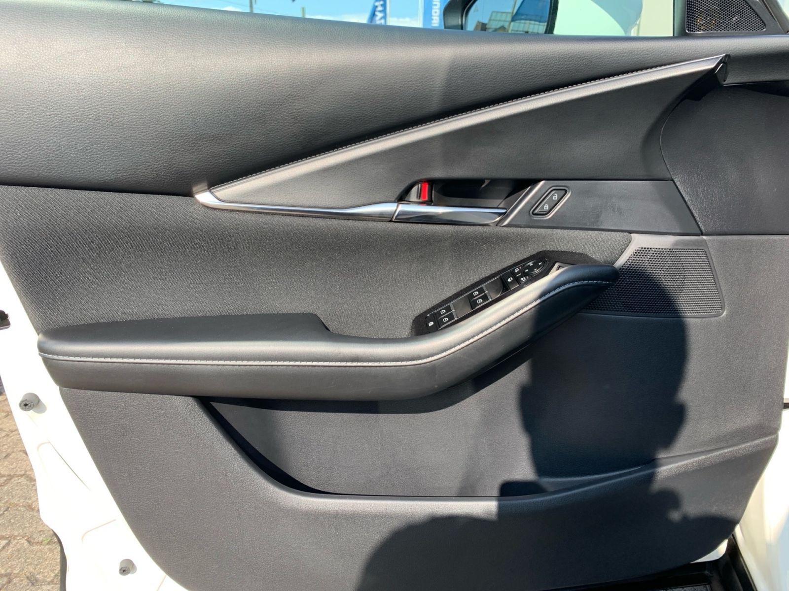 Fahrzeugabbildung Mazda CX-30 2.0 SKYACTIV-G M Hybrid Selection Navi