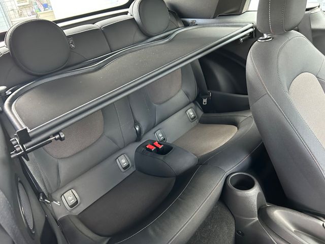 Fahrzeugabbildung MINI One Cabrio+Navi+PDC+LM+WR+BT+