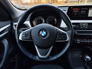 Fahrzeugabbildung BMW X1 Baureihe X1 xDrive 25 e Advantage