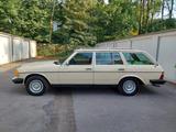 Mercedes-Benz w 123, 300 TD