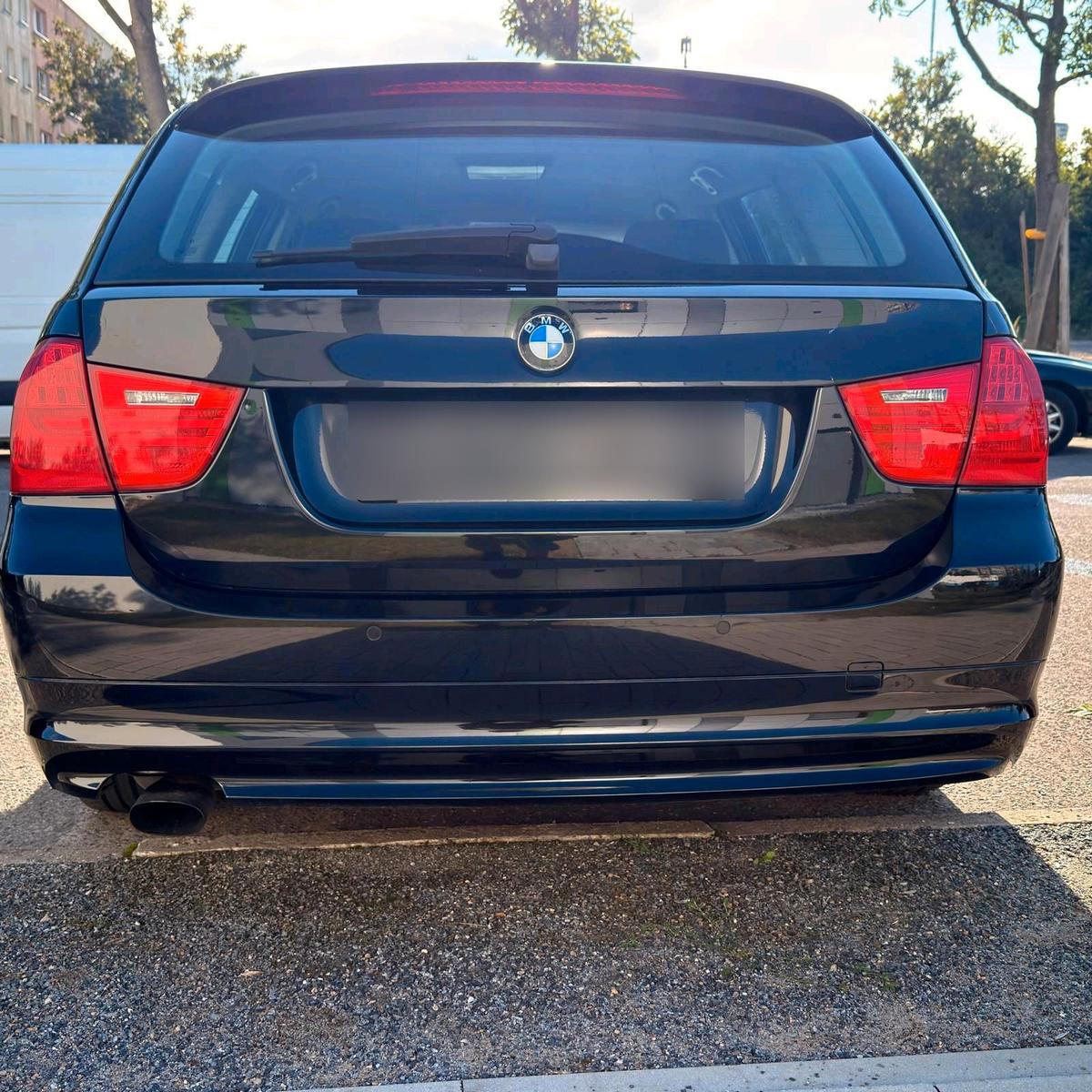 BMW 320 2011 — photo 5