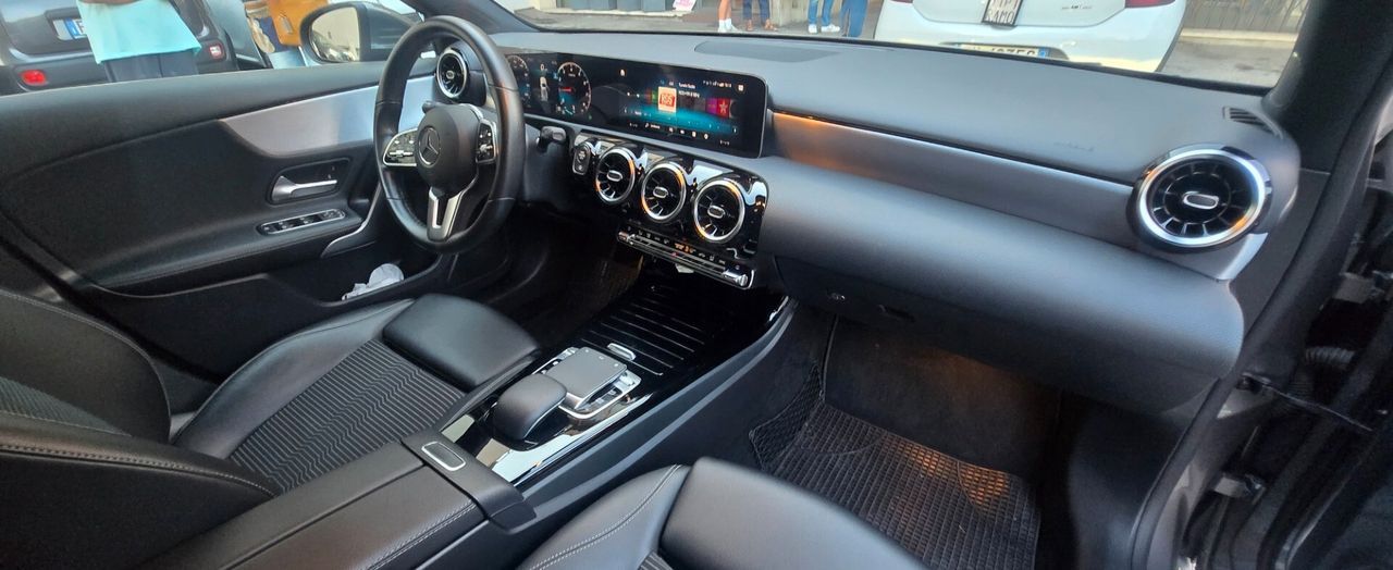 Mercedes-Benz Mercedes-benz A 200 Automatic Sport+Panorama imagem 2