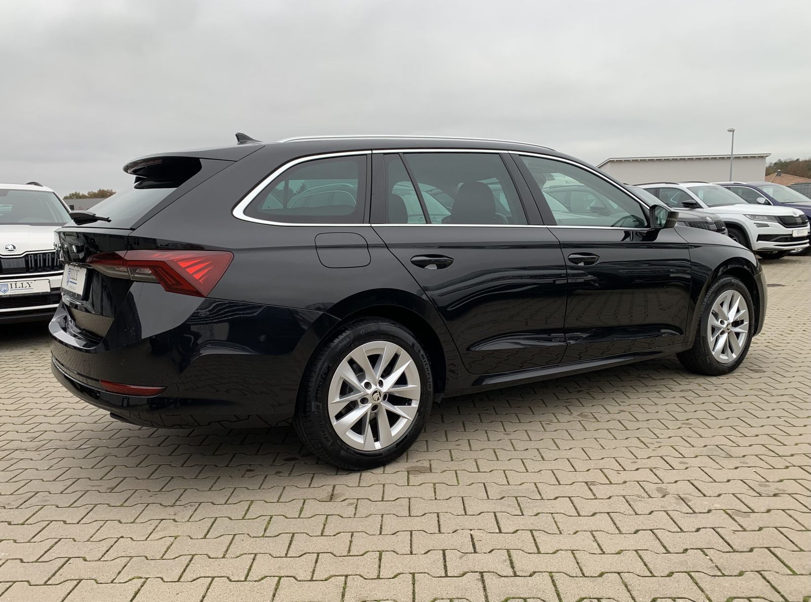 Fahrzeugabbildung SKODA Octavia 2.0 TDI*AHK*Matrix-Beam*HeadUp*