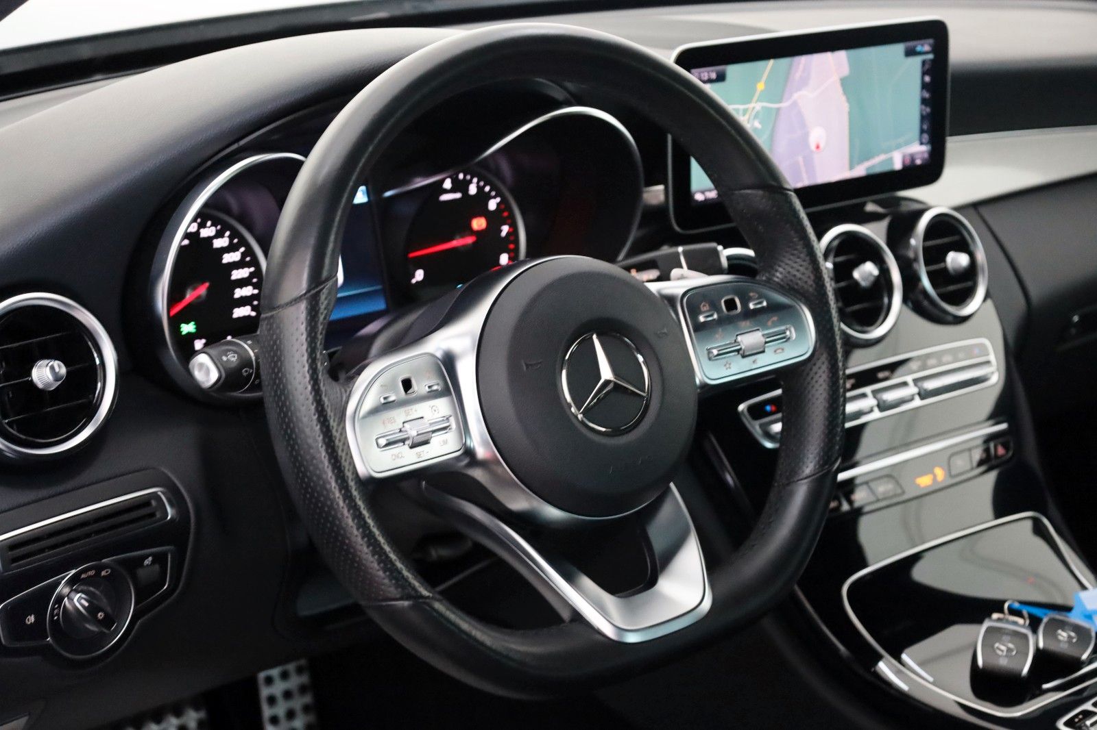 Fahrzeugabbildung Mercedes-Benz C 200 Coupe AMG Line Leder,Navi,LED,SH,PDC,SR+WR