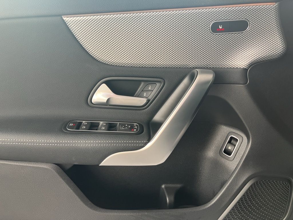 Fahrzeugabbildung Mercedes-Benz A 250 e PROGRESSIVE*AHK*LED*NAVI*DAB*SITZH