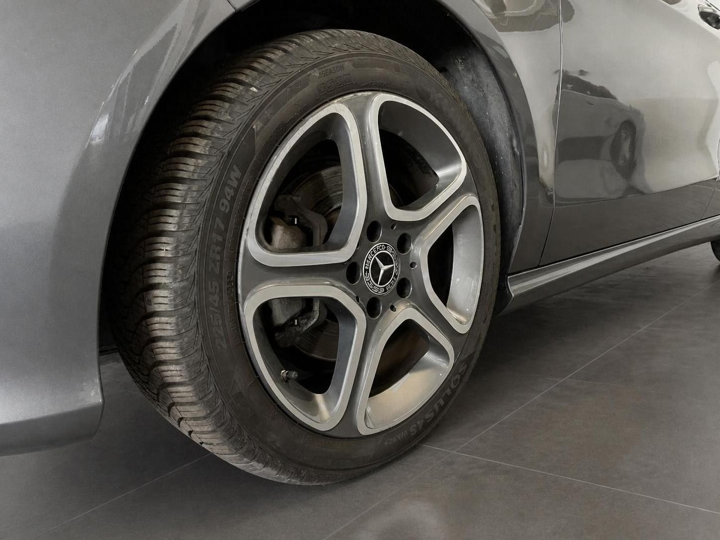 Mercedes-Benz CLA 200 Business 2. Hd BT Sport foto 4