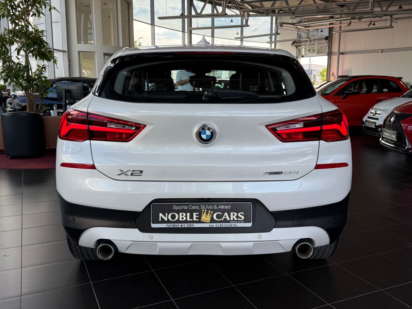 Fahrzeugabbildung BMW X2 sDrive 20 i HUD LEDER KAM LED 18"