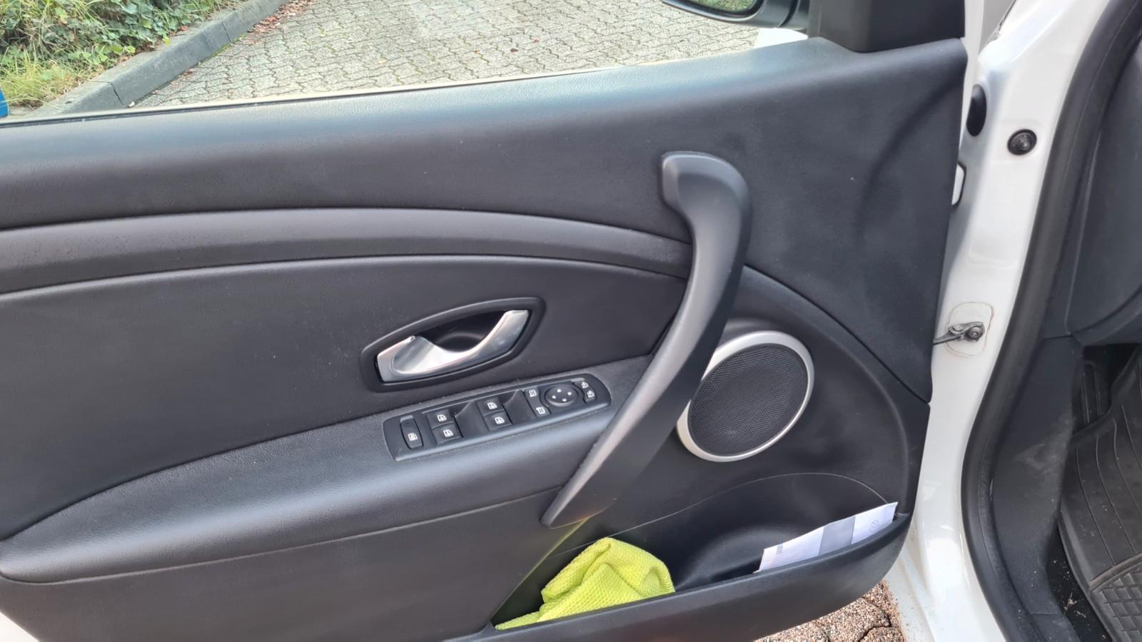 Renault Megane 2010 — photo 13