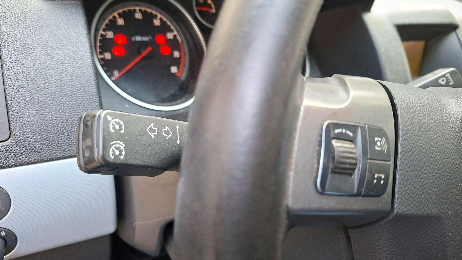 Opel Astra 2005 — photo 9