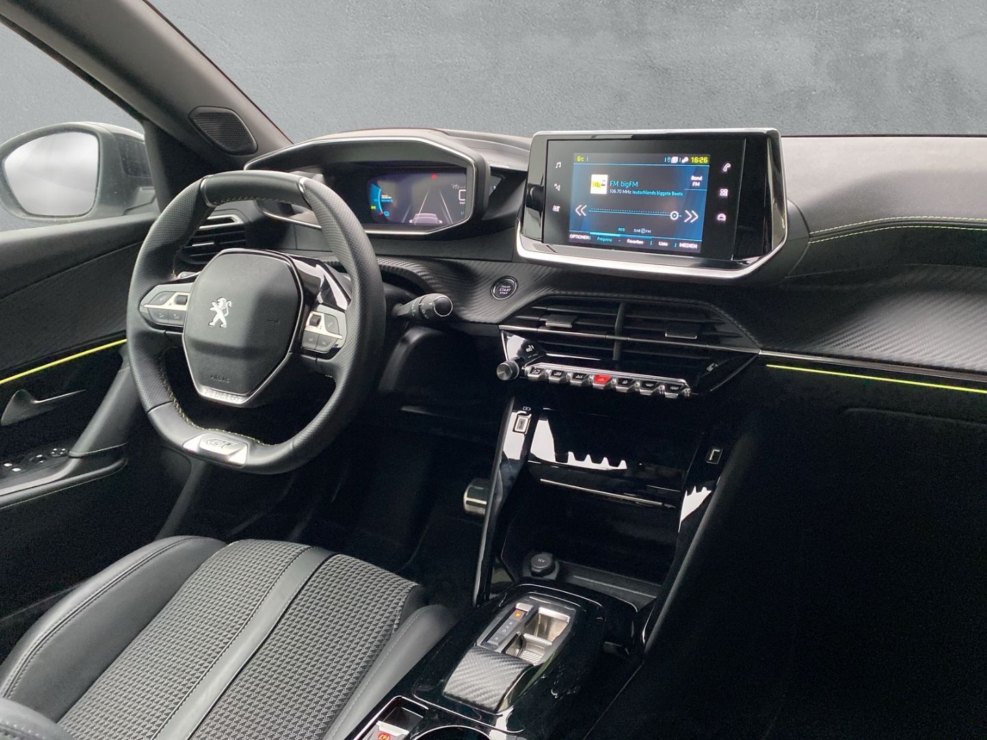 Fahrzeugabbildung Peugeot 2008 e- GT Elektromotor 136