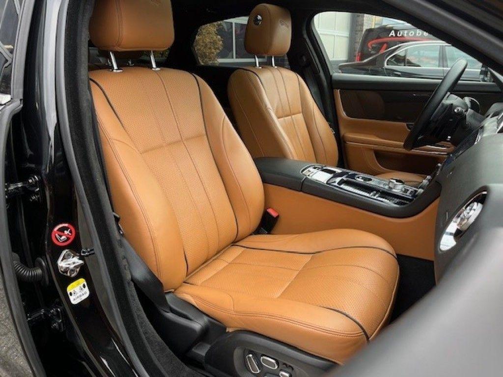 Jaguar XJ 3.0 V6 Diesel 275 ch – Design Edition Sport – Pano – 20" – Cuir – Caméra
