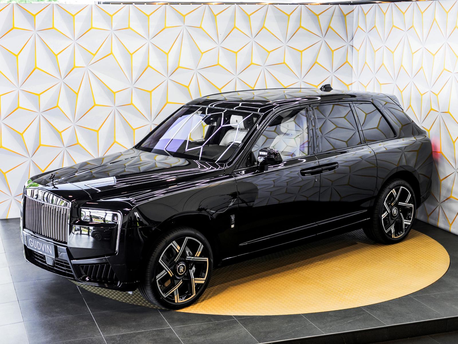 Rolls-Royce Cullinan Black Badge/4-Seats/PROD.2026