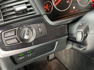Fahrzeugabbildung BMW 525d Touring Aut Stop&Go NaviProf Xenon PDC LM