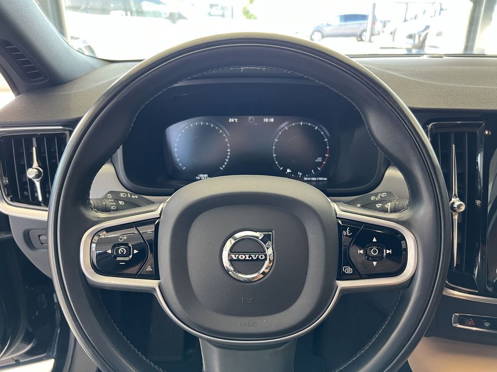 Volvo V90 T5 Momentum AHK *KEIN VERKAUF AN PRIVAT*