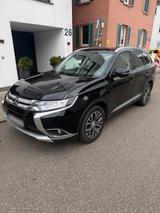 Mitsubishi Outlander 2018 Automatik SUV - Mitsubishi Outlander in Stuttgart