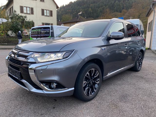 Mitsubishi Outlander PHEV Top 4WD*Standhz*Distr.*360°*LED