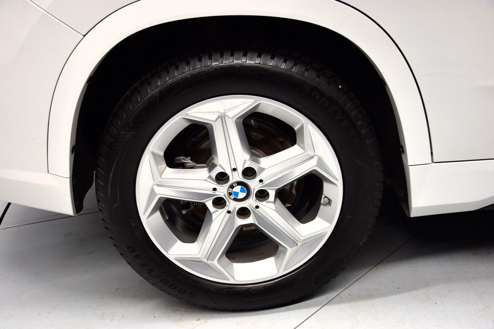Fahrzeugabbildung BMW X1 sDrive 20 i M Sport Pano ACC HuD Memory H&k
