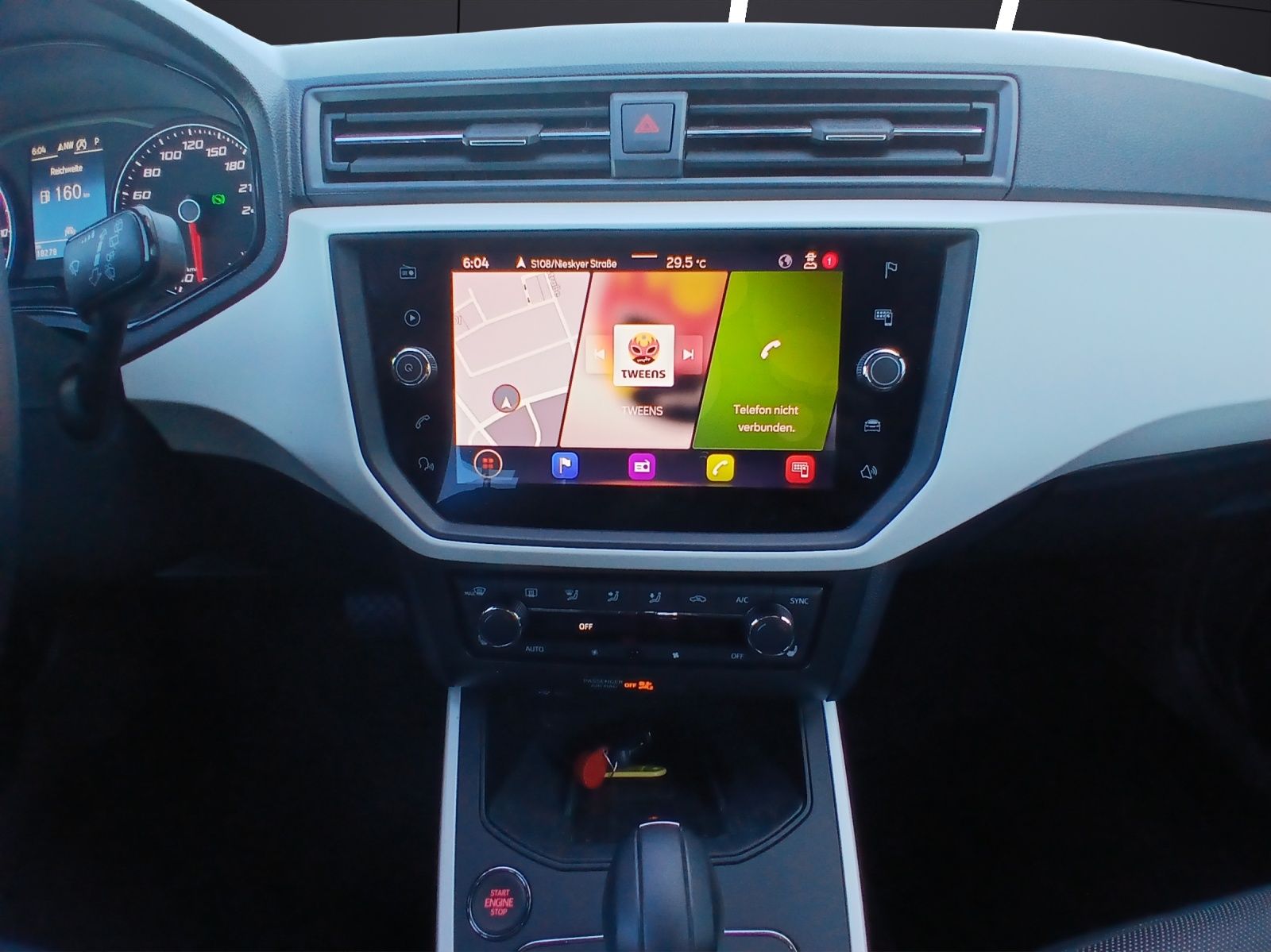 Fahrzeugabbildung SEAT Arona TSI Xcellence DSG LED AHK Navi ACC RFK SH