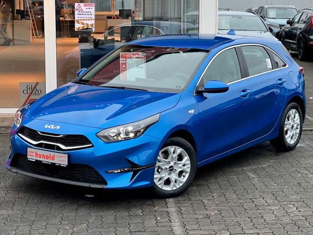 Kia Ceed 1.5 T-GDI DCT Vision+KOMF