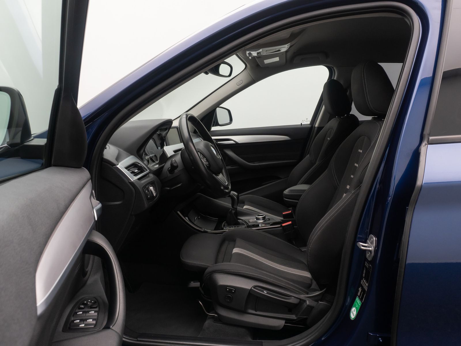 Fahrzeugabbildung BMW X1 sD18d Sport Line ParkAss Navi GeschwindigReg