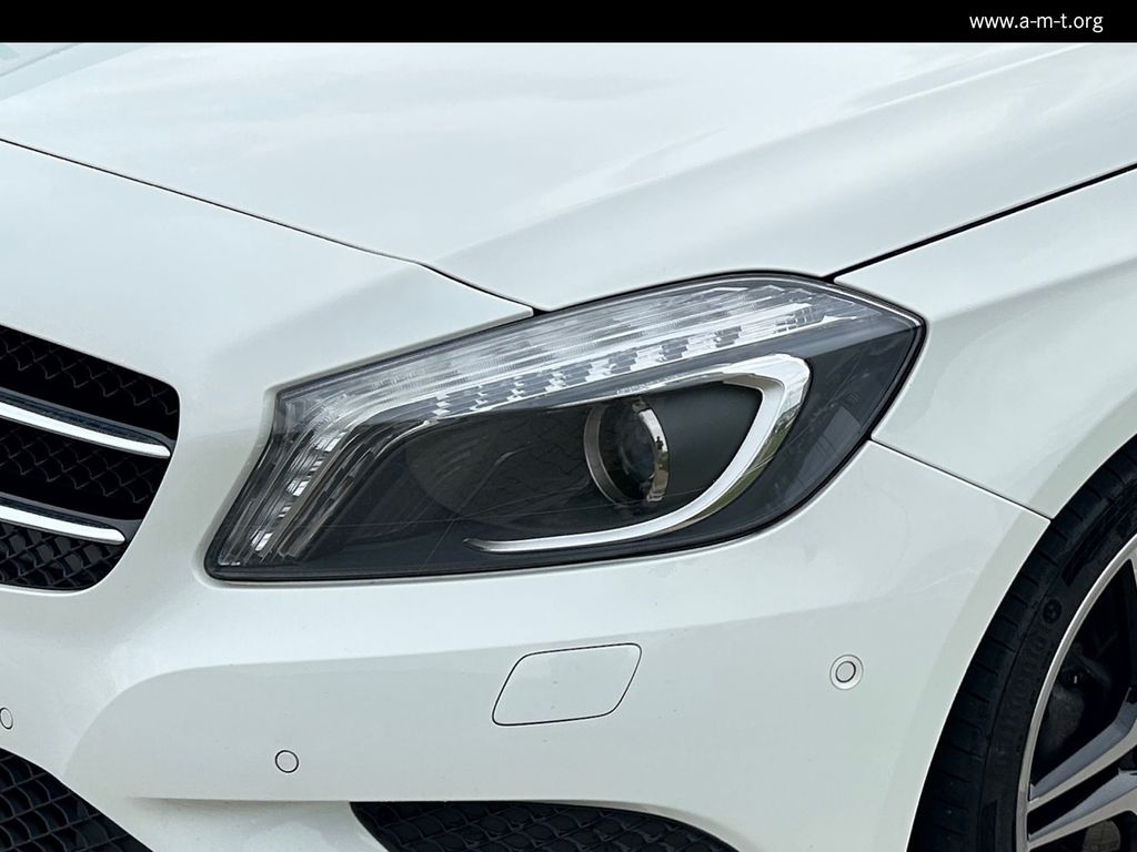 MERCEDES-BENZ A 220