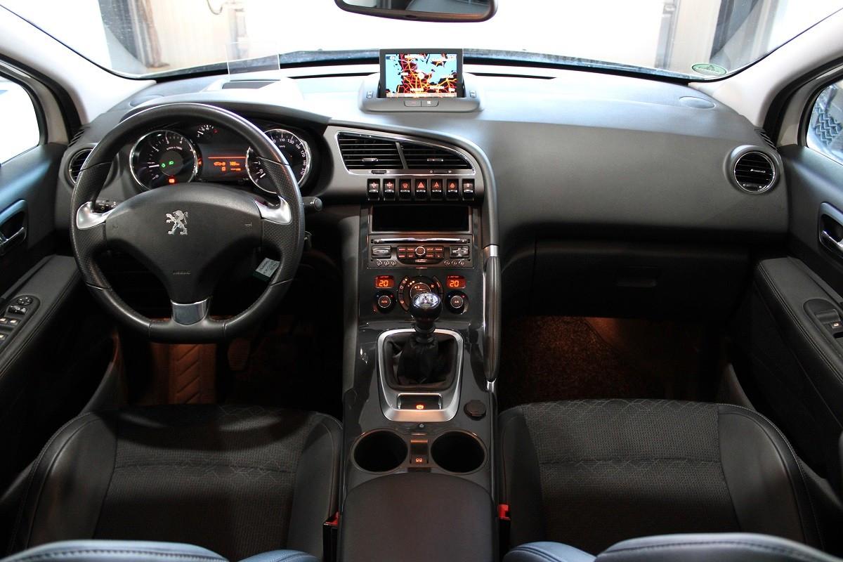 Peugeot 3008 Allure 1,6*TÜV NEU*SCHECKHEFT*NAVi*1.HAND*