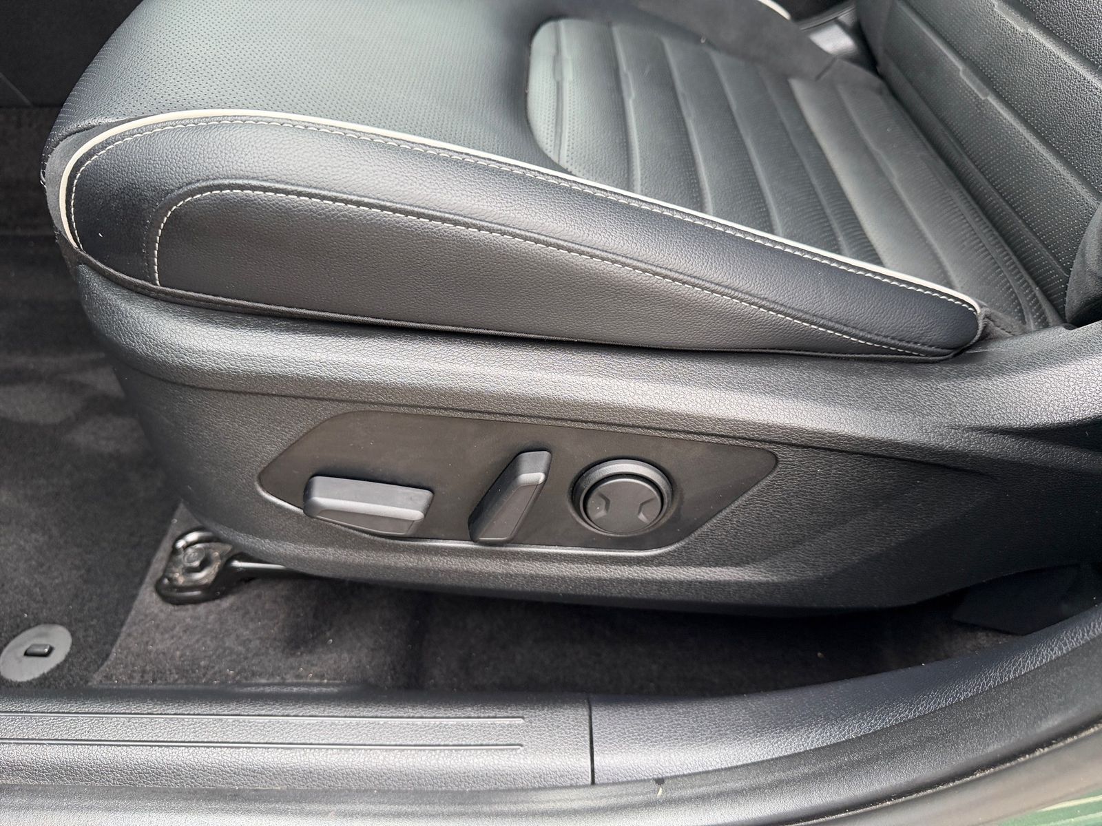 Fahrzeugabbildung Kia SPORTAGE 1.6T HEV 2WD AT GTL DRIVE