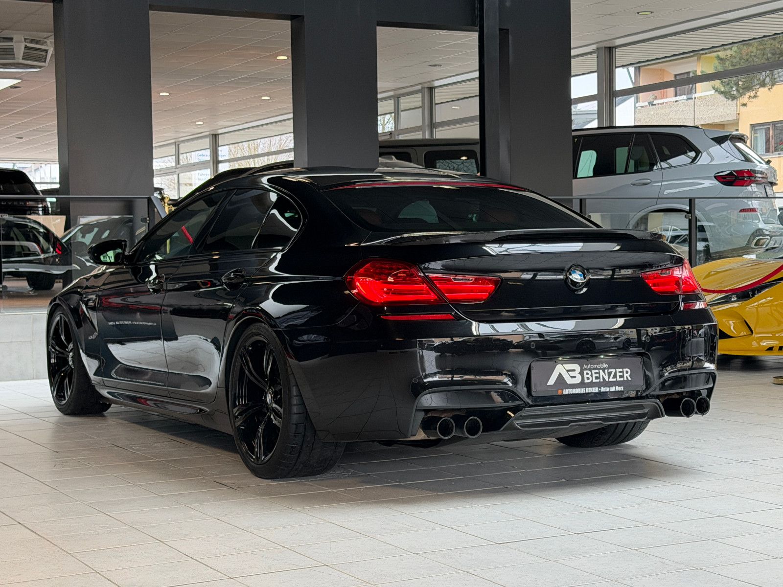 Fahrzeugabbildung BMW M6 Gran Coupe/CARBON/EXCLUSIVE/BLACK&RED/
