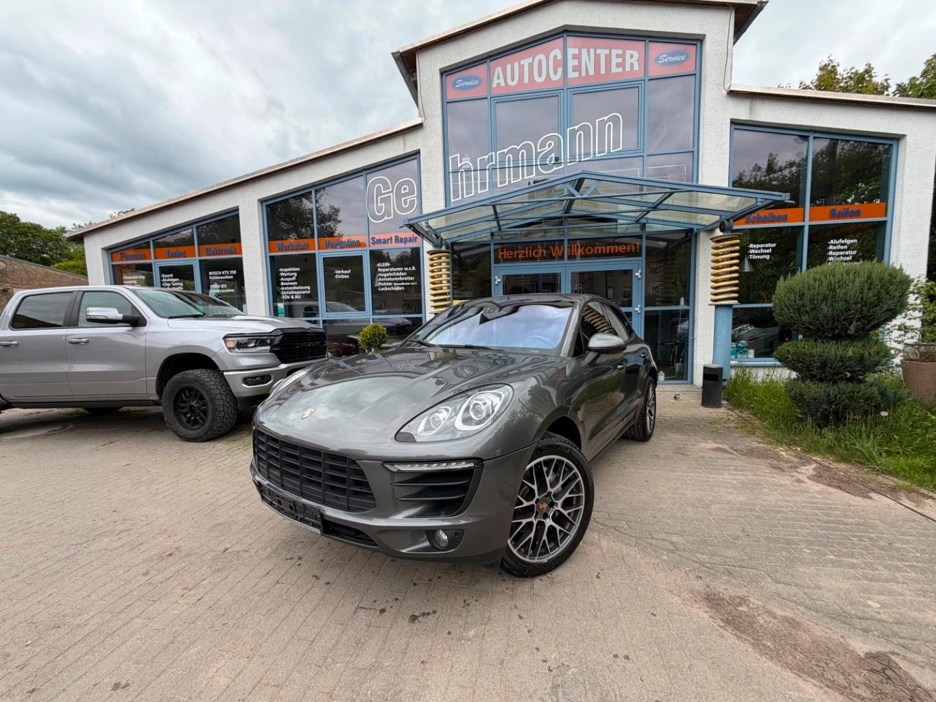 Porsche Macan S