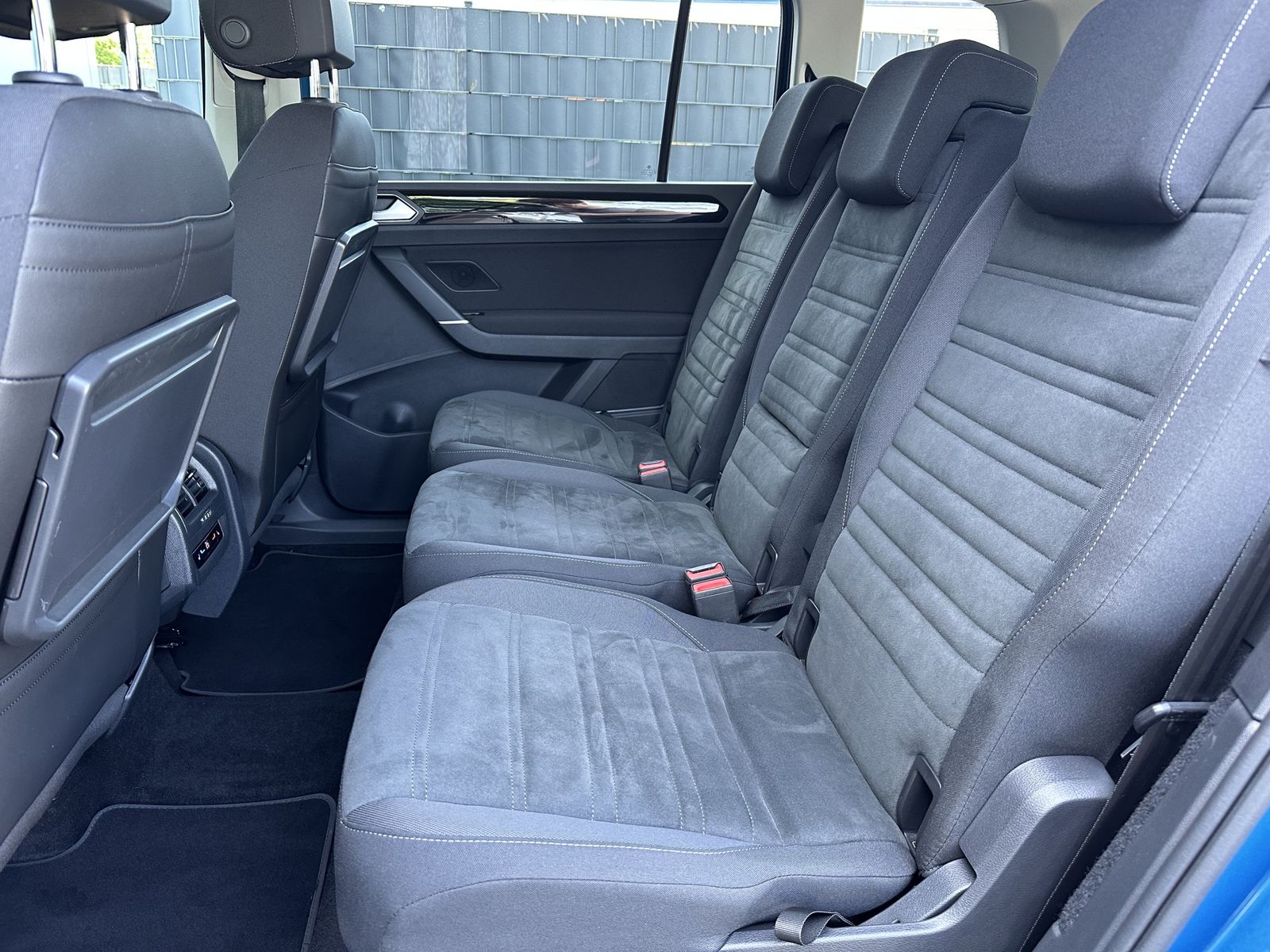 Fahrzeugabbildung Volkswagen Touran 2.0 TDI DSG Highline NAV+LED+ACC+KAMERA