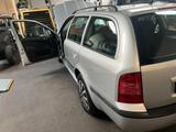 Skoda Octavia Combi 1.6 Selection Selection - Skoda Octavia aus 2004: Combi