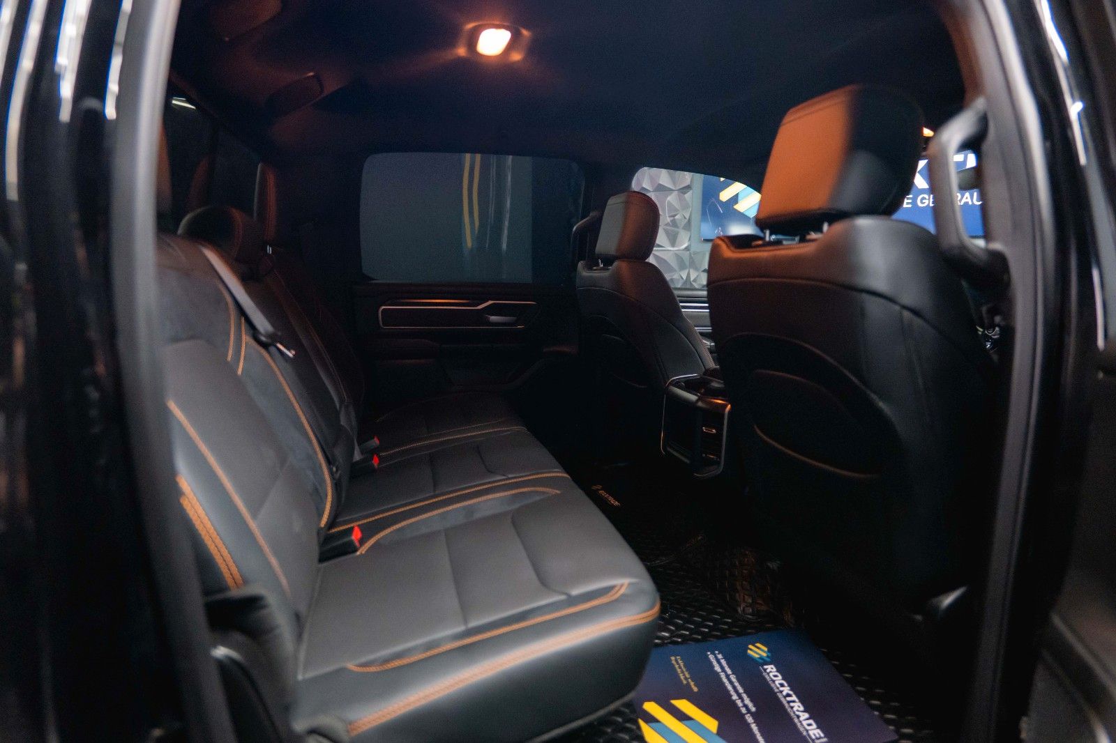 Fahrzeugabbildung Dodge RAM 5.7 V8 HEMI 4x4 OFFROAD Night Limited 19%