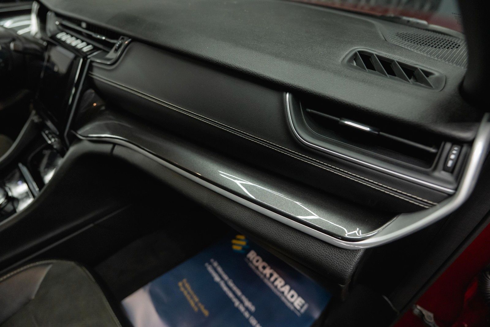 Fahrzeugabbildung Jeep Grand Cherokee 3.6 4x4 Altitude L ACC Kamera 19%