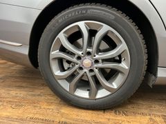 MERCEDES-BENZ C 200 CGI AVANTGARDE/ NUR 29.tKM / RENTNER/ MERCEDES-BENZ C 200 CGI AVANTGARDE/ NUR 29.tKM / RENTNER/