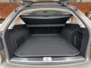 Mercedes E 200 - 12