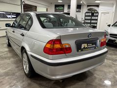 Fahrzeugabbildung BMW 318i Lim. / Automatik Klimaautomatik PDC