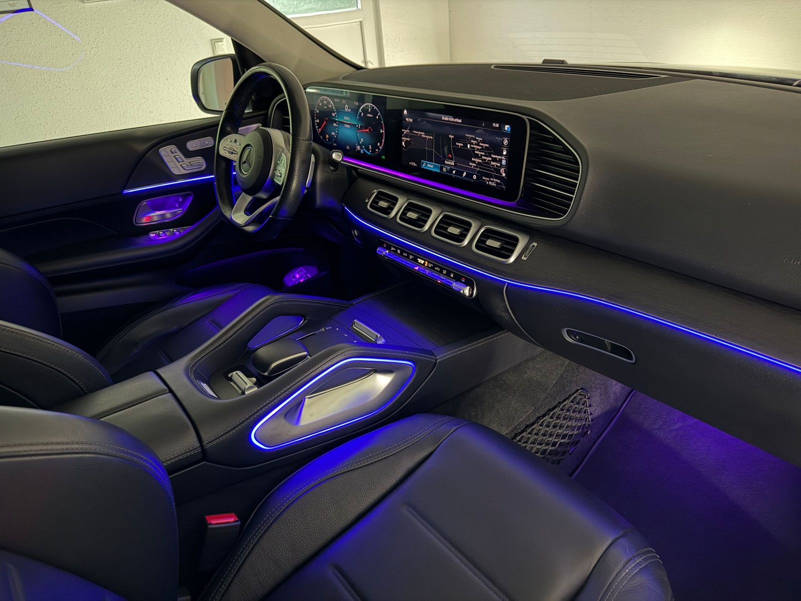Fahrzeugabbildung Mercedes-Benz GLE 400 d 4Matic AMG-LINE/DISTRONIC+/AHK/7-SITZE