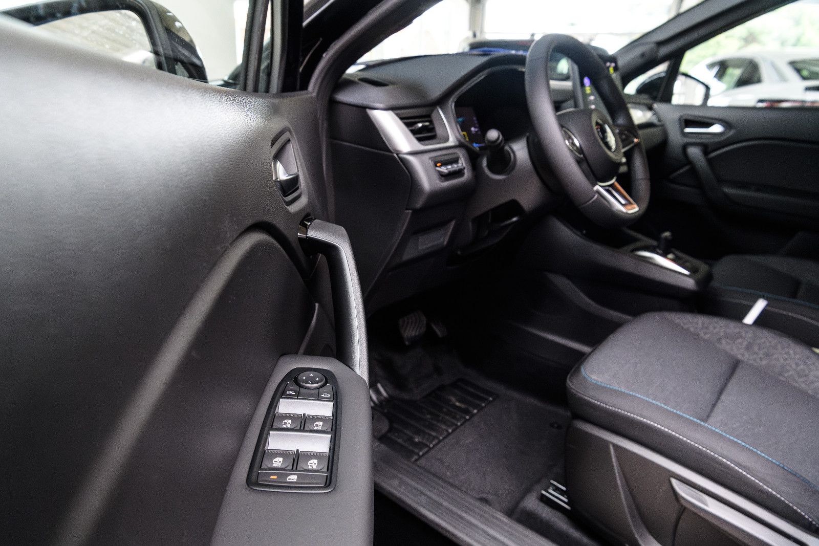 Fahrzeugabbildung Mitsubishi Diamant PLUS Black  Edition 1.8 HEV  +LED +