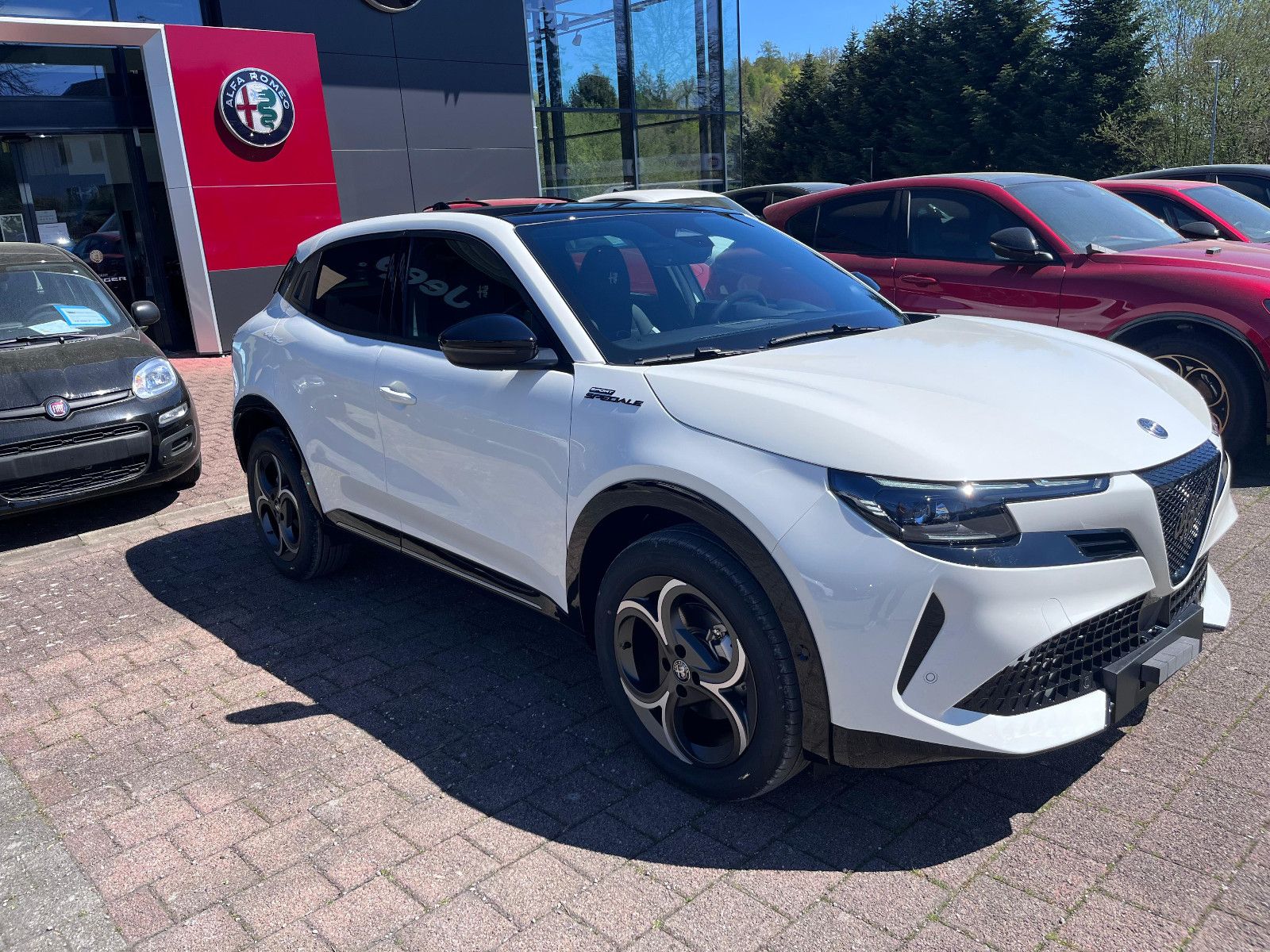 Fahrzeugabbildung Alfa Romeo Junior Ibrida 1.2 VGT -Hybrid 107 Sport Speciale