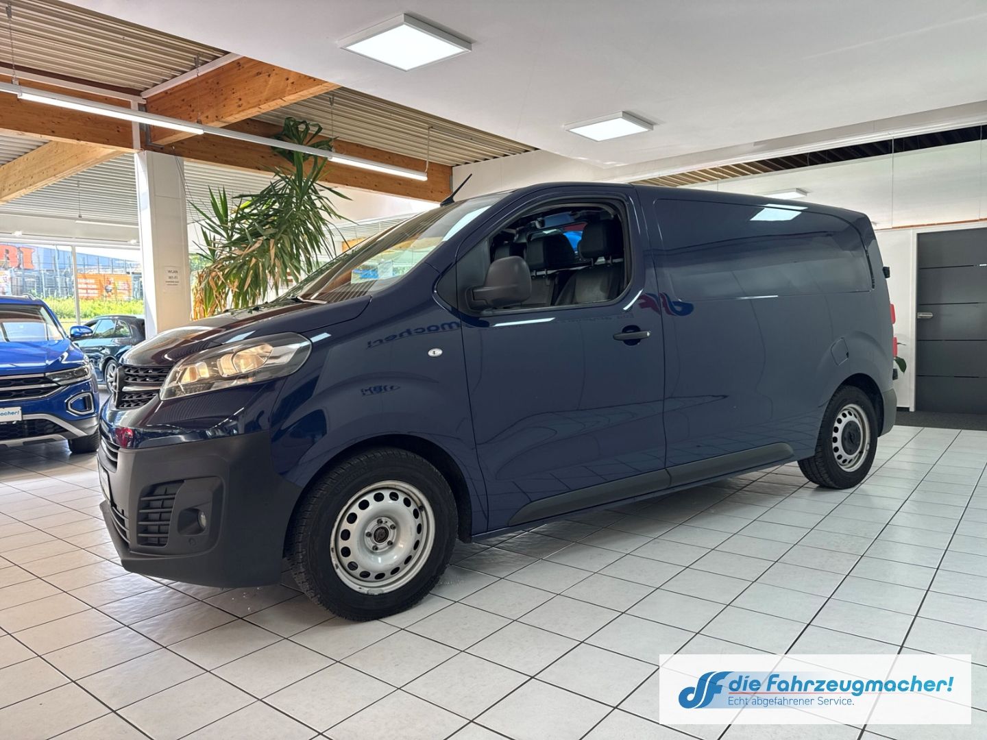 Fahrzeugabbildung Opel Vivaro Kasten Edition M 1.5 D EU6d *EXPORT