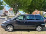 Peugeot 807 Family, 8-fach bereift - Peugeot 807 mit Diesel-Antrieb