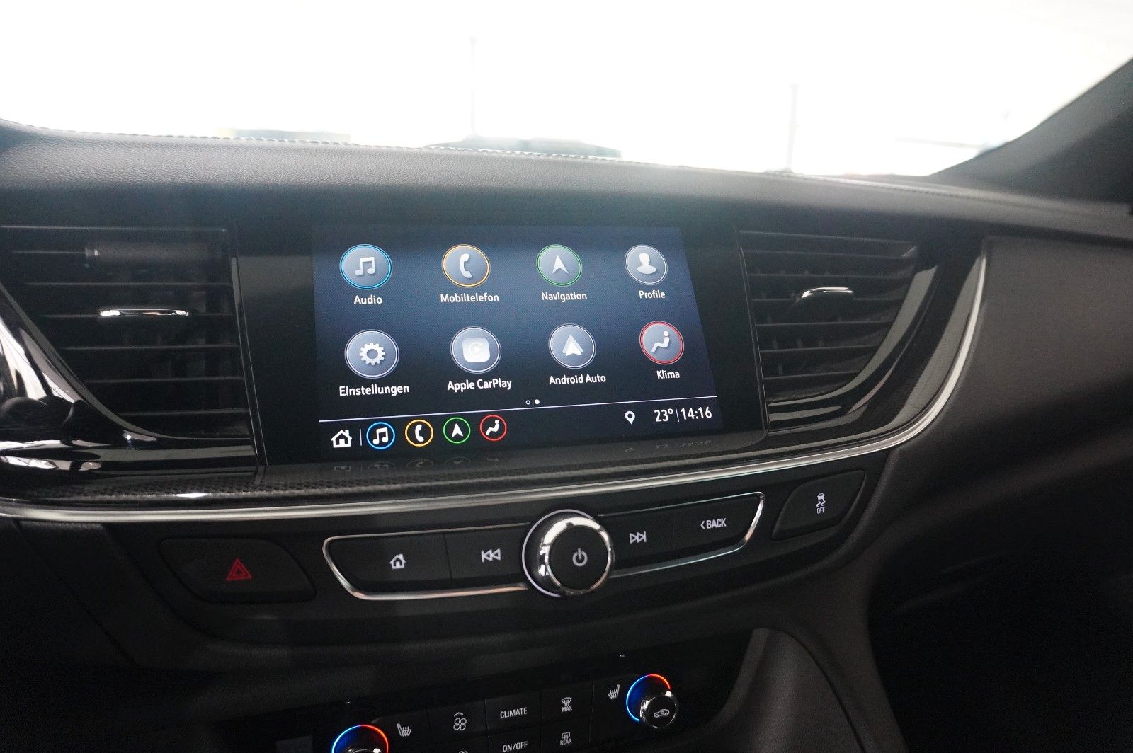 Fahrzeugabbildung Opel Insignia B ST 2.0D ELEGANCE 4X4 NAVI/HUD/BOSE/AH