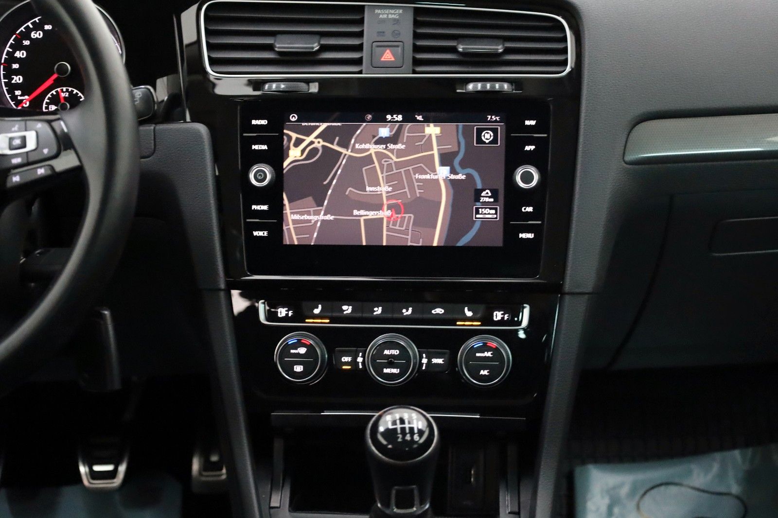 Fahrzeugabbildung Volkswagen Golf VII Lim. IQ.DRIVE BM Navi,SH,ACC,ParkAssist