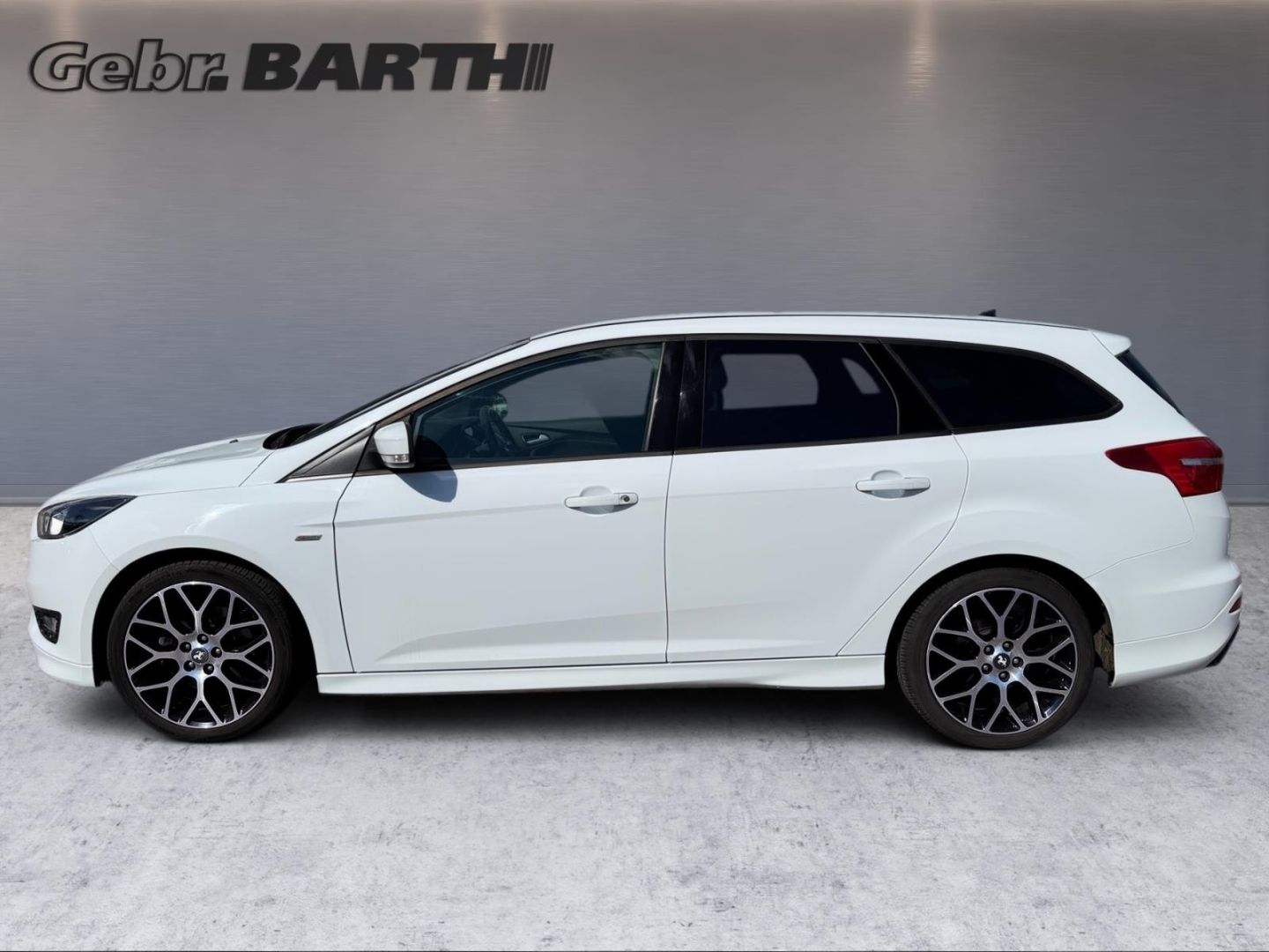 Fahrzeugabbildung Ford Focus Turnier ST-Line Sportpaket Navi Mehrzonenk
