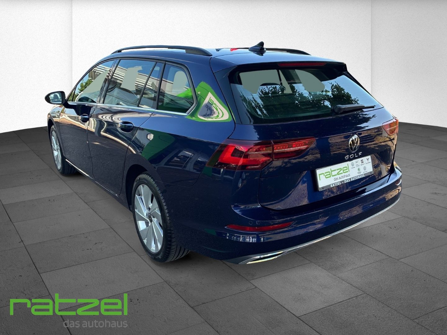 Fahrzeugabbildung Volkswagen Golf Variant VIII 1.5 TSI STYLE +NAVI+IQ.LIGHT