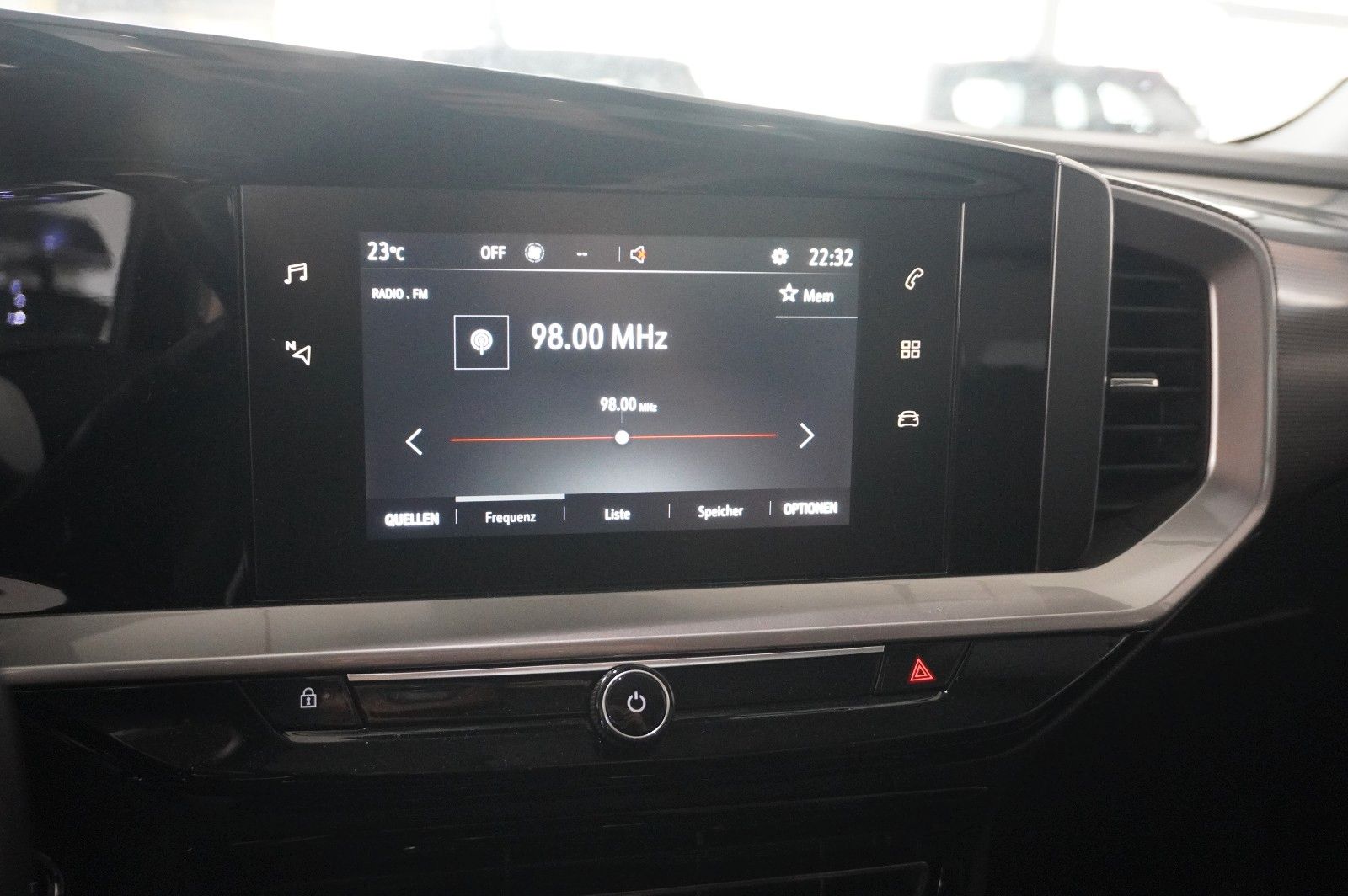 Fahrzeugabbildung Opel Mokka-e ELEGANCE 3-PHASIG NAVI/LED/KAMERA/DAB+