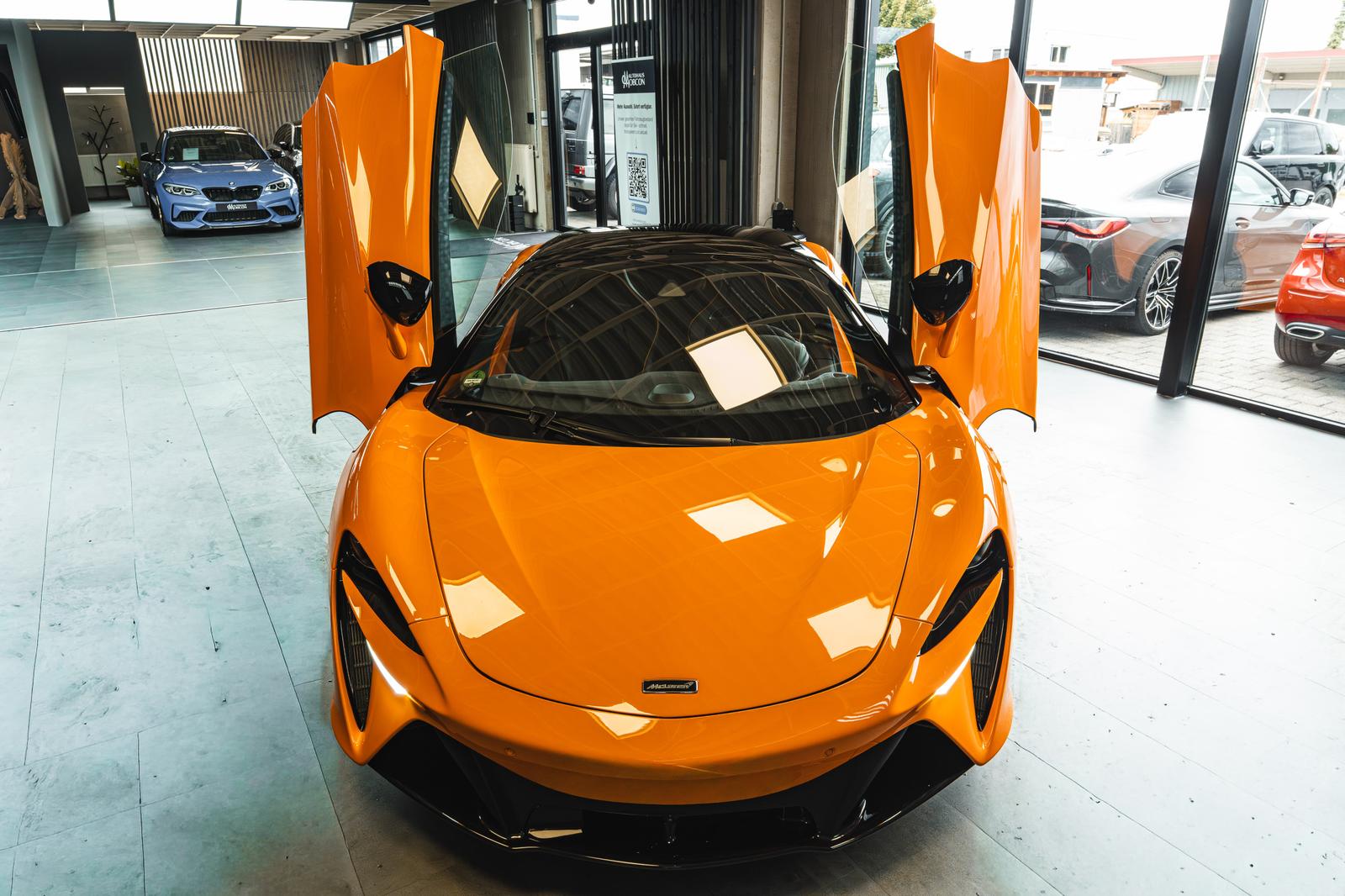 McLaren Artura SPIDER + ALCANTARA + BOWERS & WILKINS