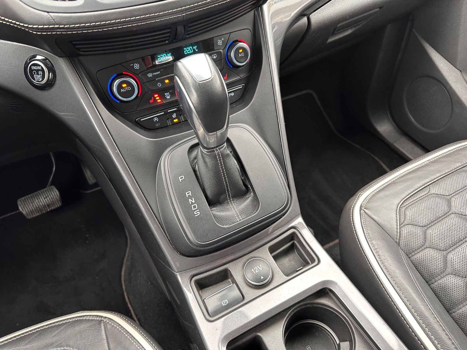 Fahrzeugabbildung Ford Kuga Vignale 2.0 TDCi 4x4 AHK/ACC/BiXenon/Keyfre