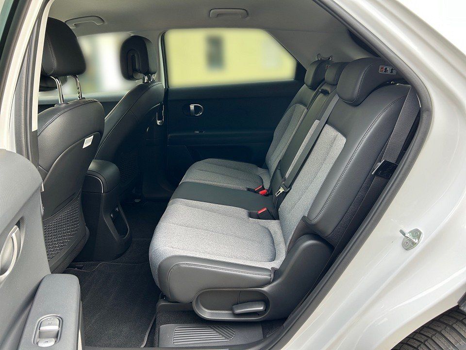 Fahrzeugabbildung Hyundai IONIQ 5 77kWh TECHNIQ ASSIST-P 20ALU 476KM-RANGE